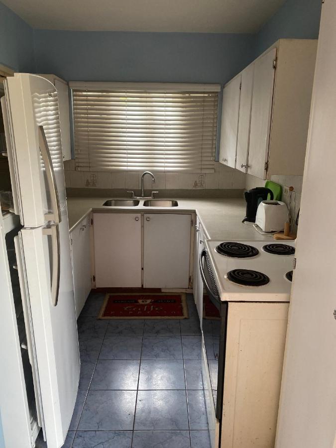 Finest Accommodation Renfrew Place 4-12 Renfrew Rd 2 Bedroom 2 Bat Apt # 15 New Kinston Jamaica Kingston Exterior photo