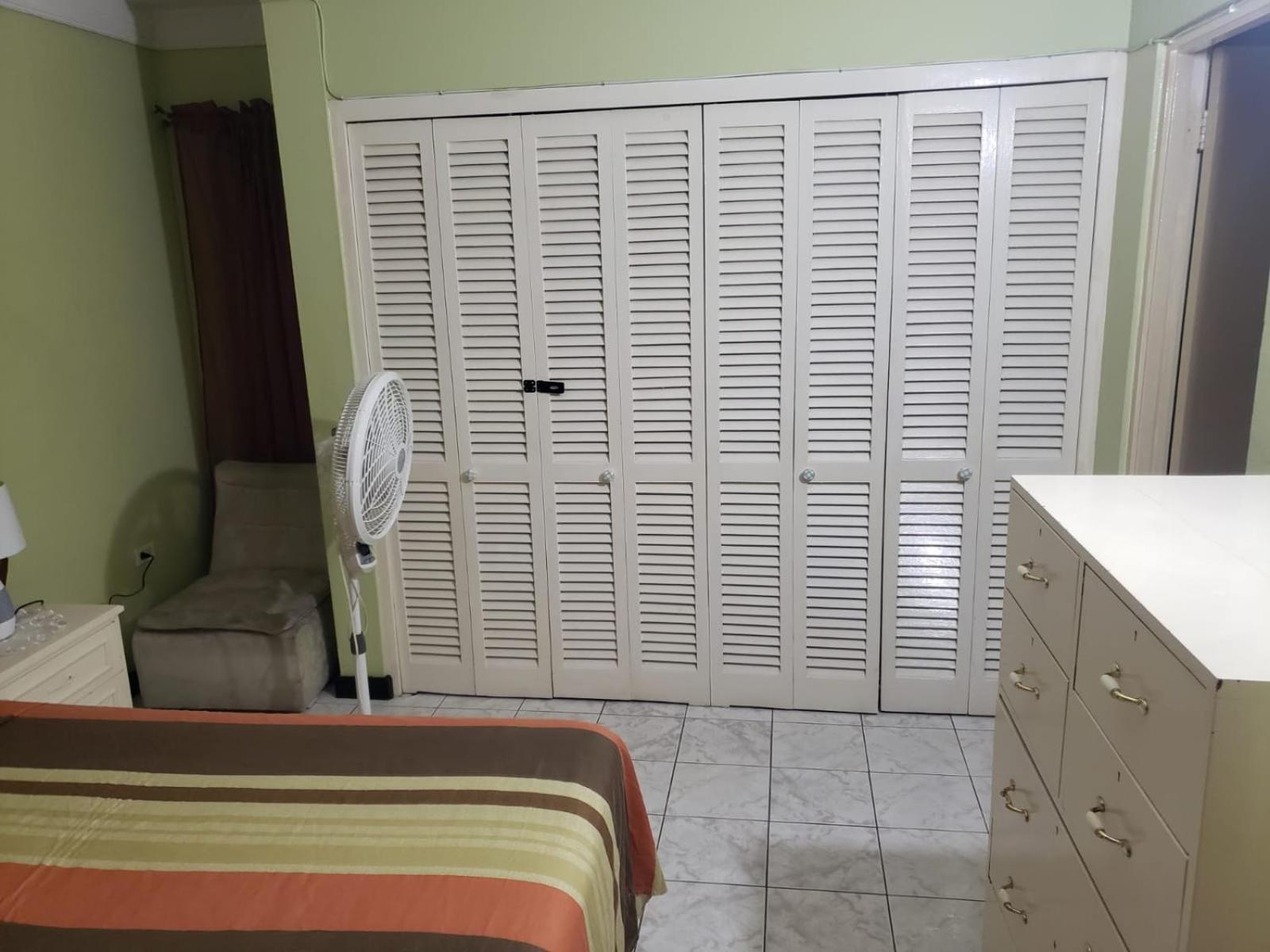 Finest Accommodation Renfrew Place 4-12 Renfrew Rd 2 Bedroom 2 Bat Apt # 15 New Kinston Jamaica Kingston Exterior photo